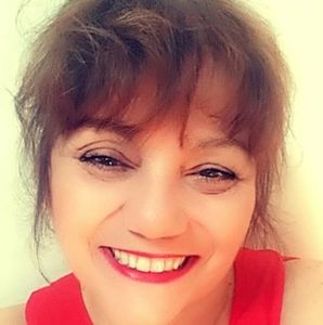 Meet your Posher, Debbie